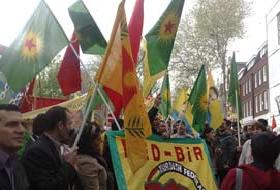 İngiltere'de 1 Mayıs PKK Gösterisine Dönüştü