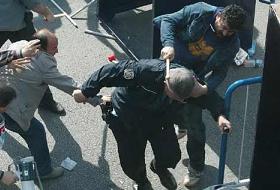 Polisi Davul Tokmağıyla Dövdüler (FOTO)