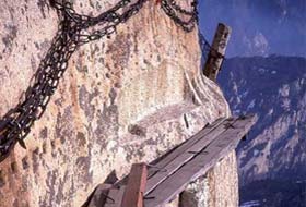 Baş Döndüren Yollar (FOTO)