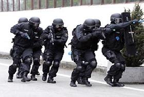 İspanya'da Polise Operasyon