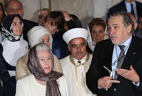 Kraliçe 2. Elizabeth Kur'an Dinledi