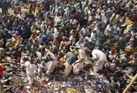 Hindistan'da kanlı soylal patlama!