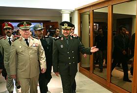 İran ve Suriye Savunma Bakanları Görüştü