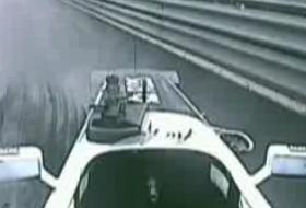 F1 araçları paramparça Video