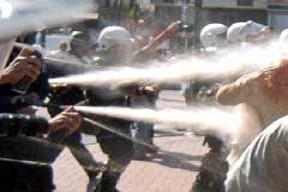 Harc zammı protestosuna polis engeli