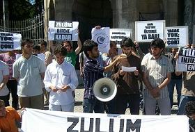 İ.Ü'de Başörtüsü Eylemi (FOTO)