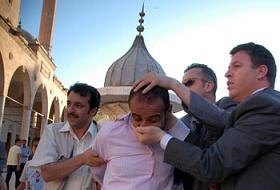 "Baykal Önder'i Başından Sav"