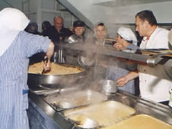 APARTMANI var, yemek aşevinden