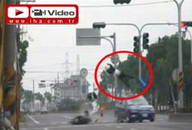 Kırmızıda Geçmenin Bedeli Ağır Oldu (VİDEO)