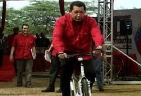 Chavez, Bush'a Takılmadan Edemedi