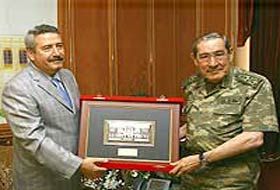 Büyükanıt, yeni kıyafetleriyle fotoğraf verdi