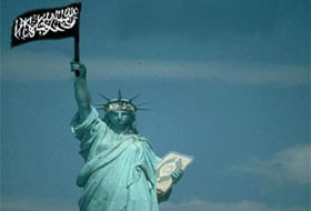 Elindeki Sancakta Ne Yazıyor?