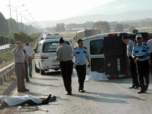 'Bizkaçkişiyiz' ekibi kaza geçirdi
