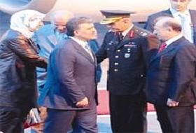 Hayrunnisa Gül, Komutanla Tokalaştı