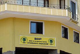 DTP'nin "Yedeği" Tabelasını Astı