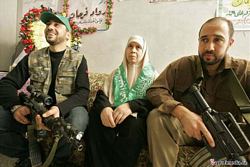 İsrail, Gazze'de bir Hamaslı vekilin evini vurdu