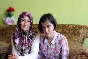 Engelli kızın annesine 'başörtüsü' yasağı