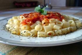 Halk makarna ve pirince yöneldi