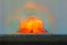 "Biz bombalayalım Hamas füze atmasın"