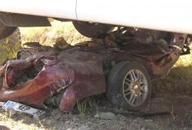 Otobüs altına giren otodan böyle çıktı