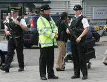 İngiliz Polisi Pakistan'da