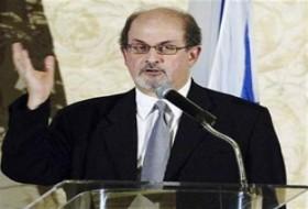 Salman Rüşdi'ye İngiliz şövalyelik ödülü