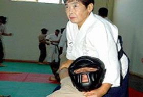 Askerleri 77'lik 'süper' nine eğitiyor!