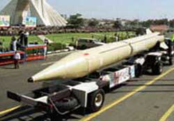 İran, karadan denize yeni bir füze denedi