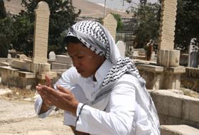 Patanili Lider dualarla uğurlandı (FOTO)