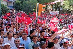 Konya'da halk iradesine sahip çıktı