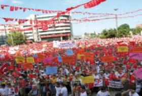 100 bin kişi aynı anda 'darbeye hayır' dedi