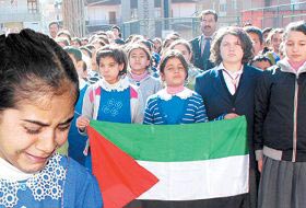 ÇOCUKLARIN BİLE NEFRET ETTİĞİ ÜLKE