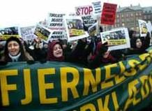 Başörtüsü Allah'ın emri değilmiş.