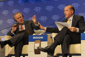 Davos moderatörü kovuldu