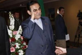 Büyükelçi, Kadınların Elini Sıkmayınca (FOTO)