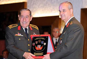 Başbuğ ve Büyükanıt hakkında suç duyurusu