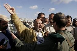 Siyonistler Sütlerinin Gereğini Yaptı!