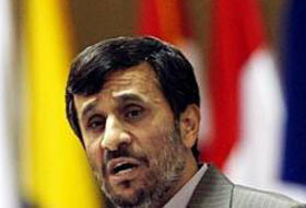 Ahmedinejad salonu terk ettirdi