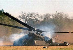 Pakistan'da askeri helikopter düştü