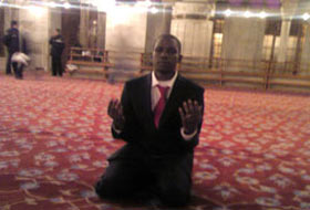 Obama Sultanahmet'te namaz kıldı