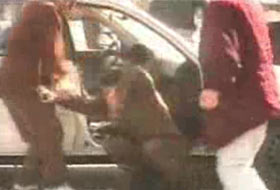 Siyonist askeri böyle dövdüler (VİDEO)