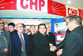 Bakanı görünce içeri kaçtılar