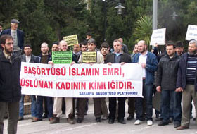 Sakarya'da 184. başörtüsü eylemi (FOTO)