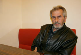 Aysun babasını evden kovmuş