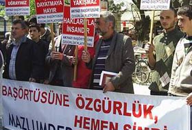 Akyazı'da 114. başörtüsü eylemi