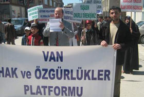 Van'da 136. başörtüsü eylemi