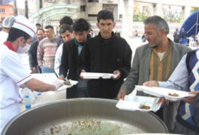 Osmaniye'de 3 bin kişiye Kutlu Doğum yemeği