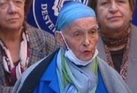 Türkan Saylan cemaatleri hedef aldı