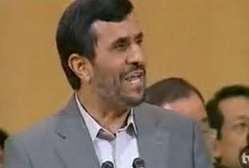 Ahmedinejad'a Çirkin Saldırı (VİDEO)
