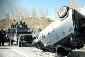 Van'da panzer çocukların üzerine devrildi